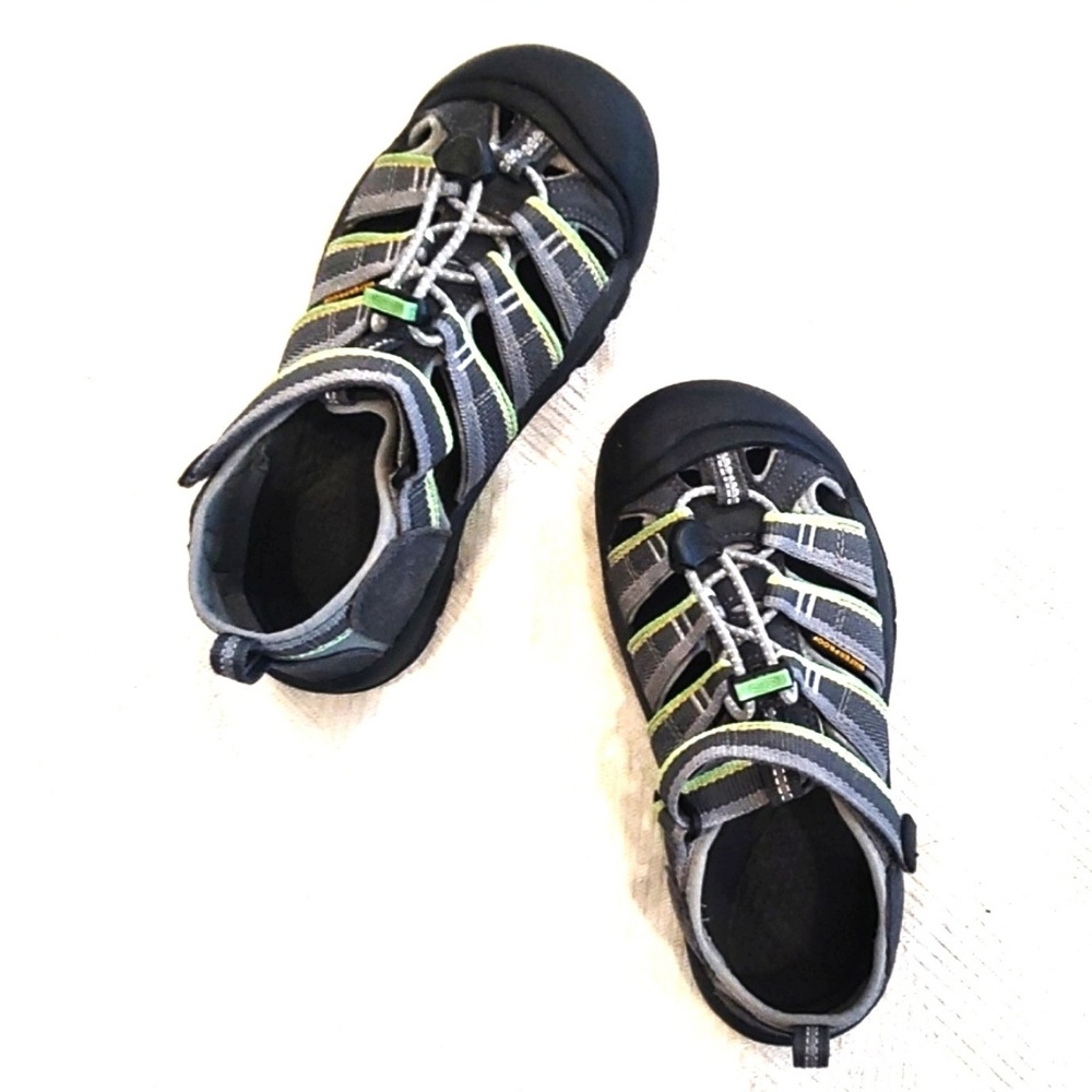 Keen ▪️Waterproof Shoes - SZ 2